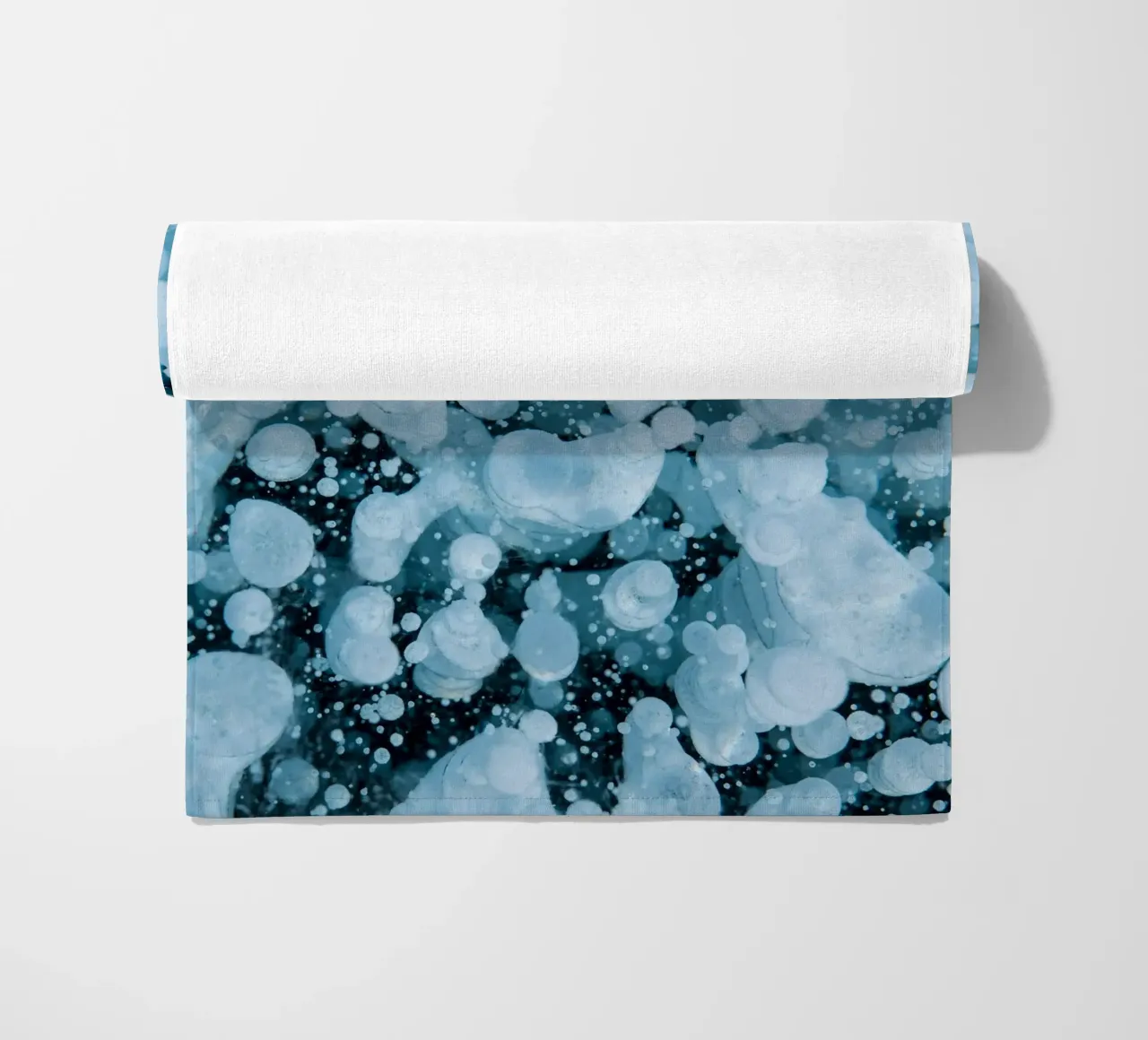 bolle di ghiaccio telo mare da Earthly Visions