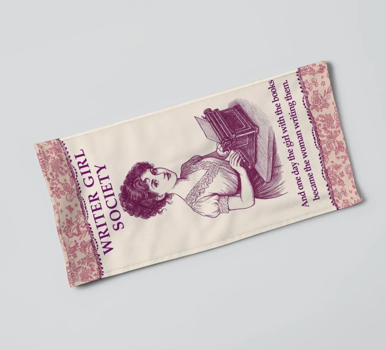 Writer girl Society - L'écriture chez les filles serviette de bain de Taika Tori Art