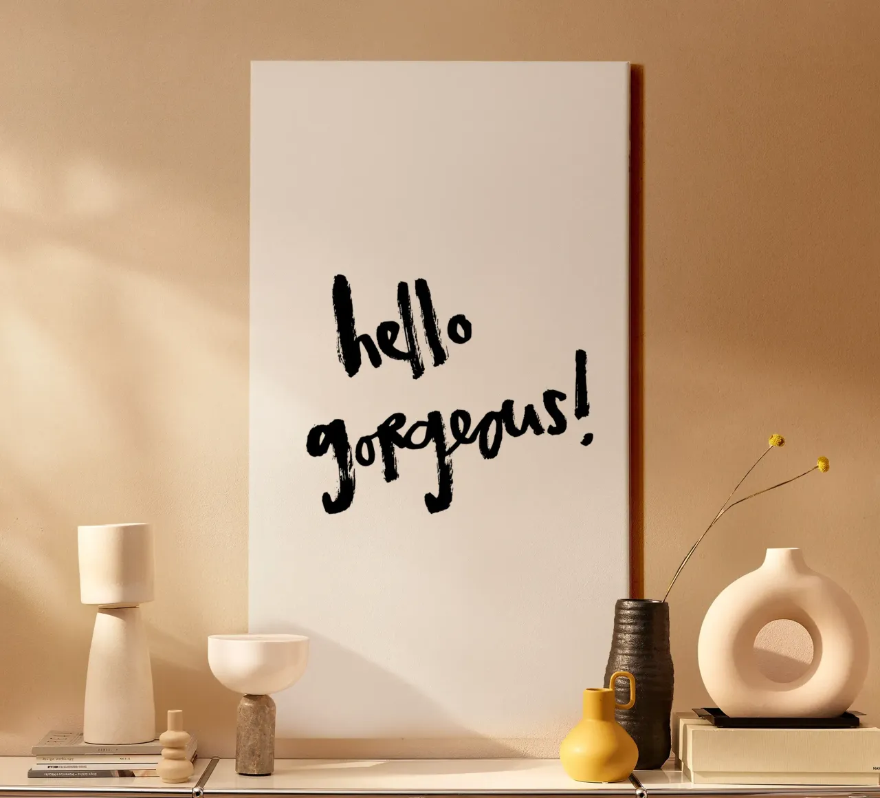 Schwarz-weiß: hello gorgeous tela con Cornice a cassetta da Brushmeetspaper
