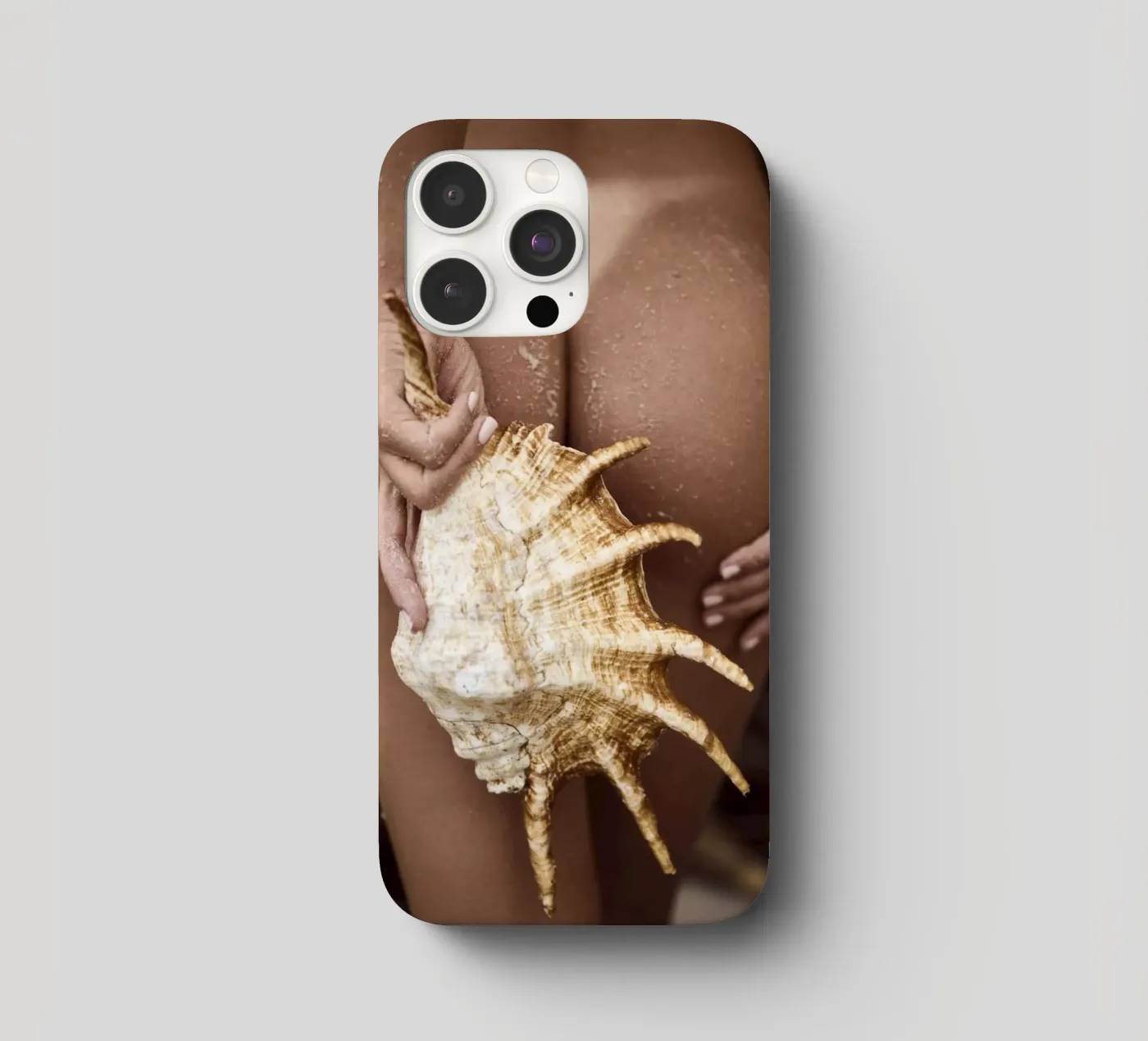 Seashell iphone case by Marie Bärsch