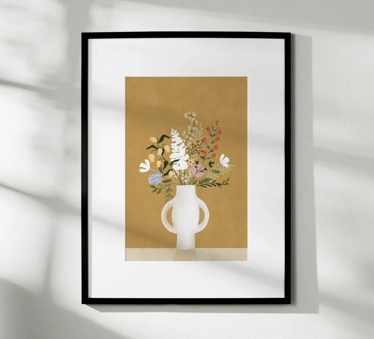 Flowers in Vase poster con telaio in legno da Goed Blauw