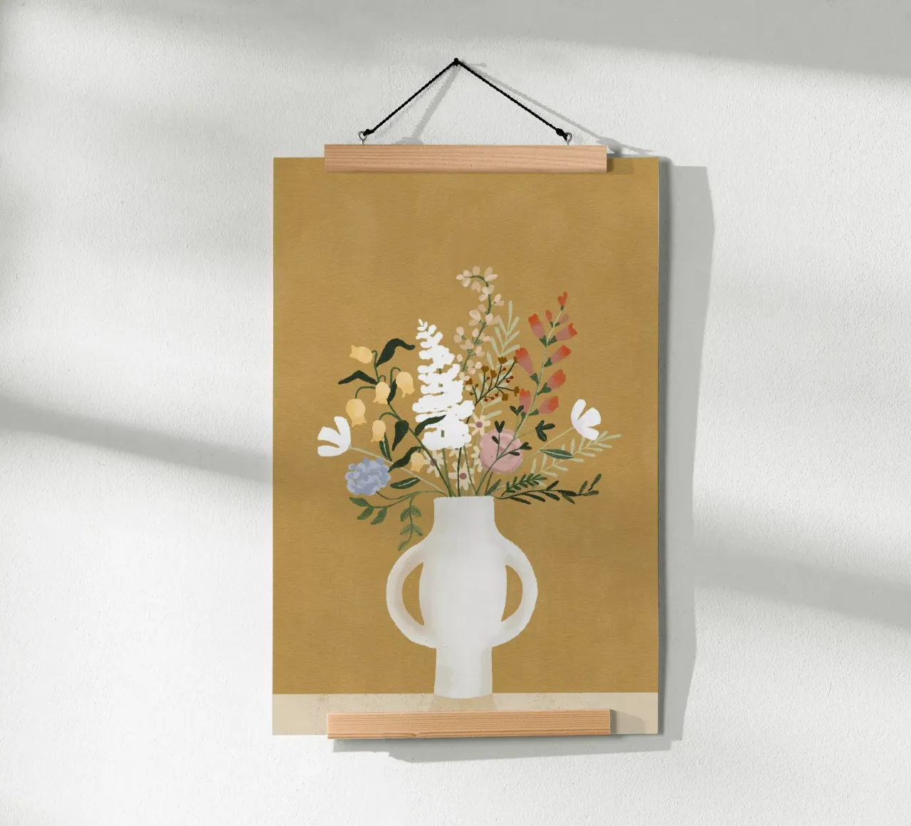 Flowers in Vase poster con telaio in legno da Goed Blauw