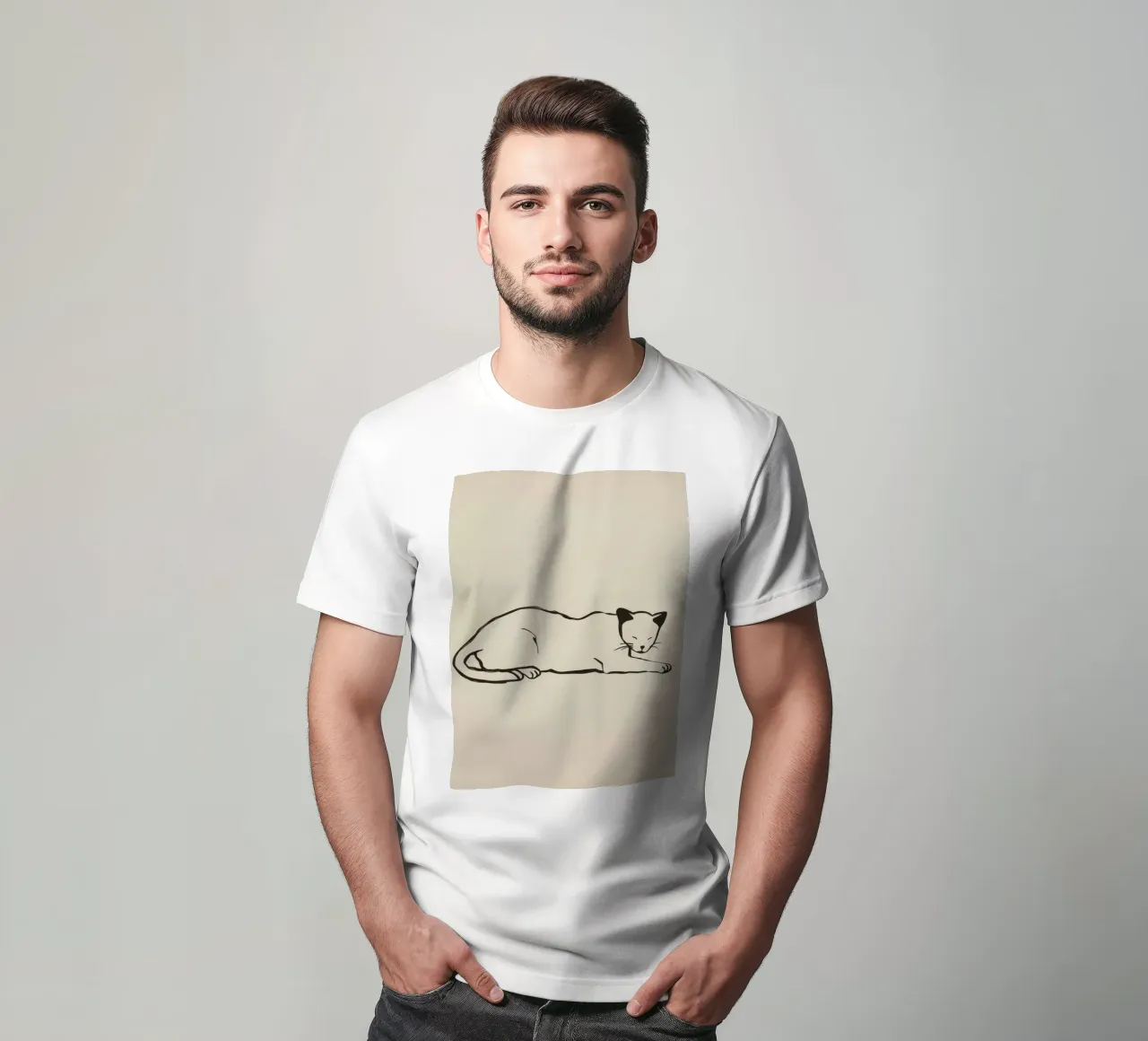 Gatto rilassato che riposa comodamente con gli occhi chiusi t-shirt da DesignDoodle