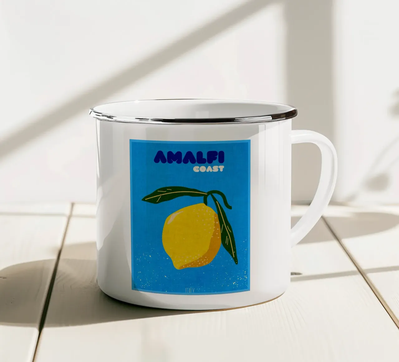 Amalfiküste Zitrone Emaille Tasse von Drew Studio
