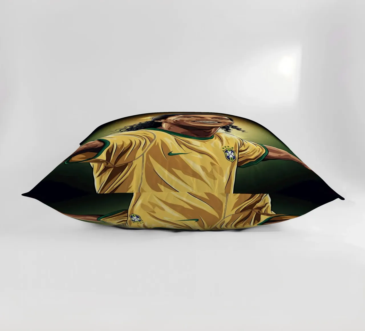 Ronaldinho with iconic smile cuscino da Lembayung art