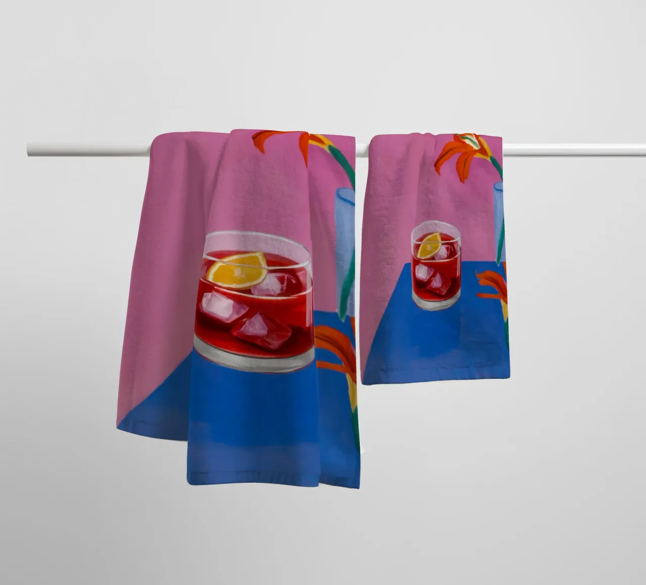 Negroni e gigli asciugamano da bagno da Veil Maya