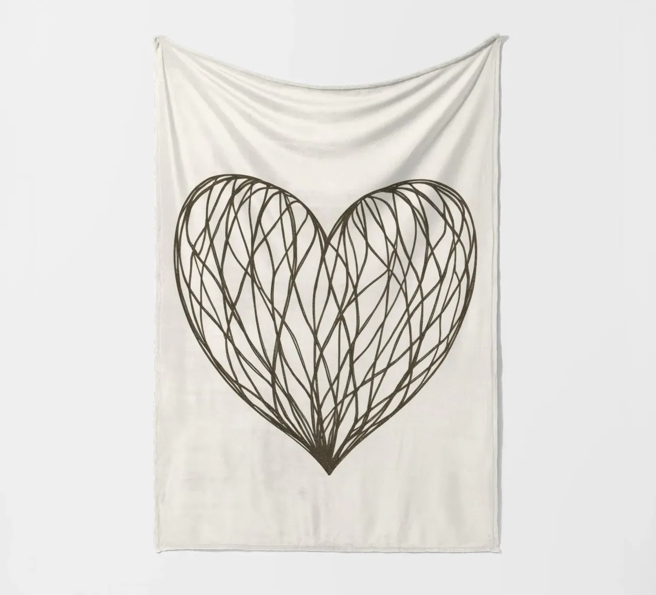 Ilustración detallada de un corazón con líneas entrelazadas manta de franela de DesignDoodle