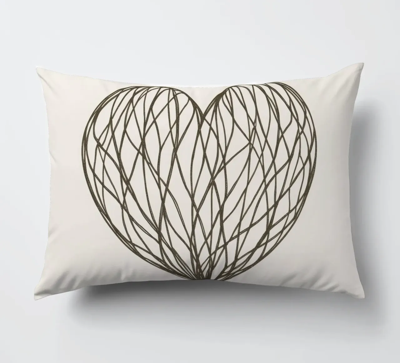 Detaillierte Herz-Illustration mit verschlungenen Linien Kissen von DesignDoodle