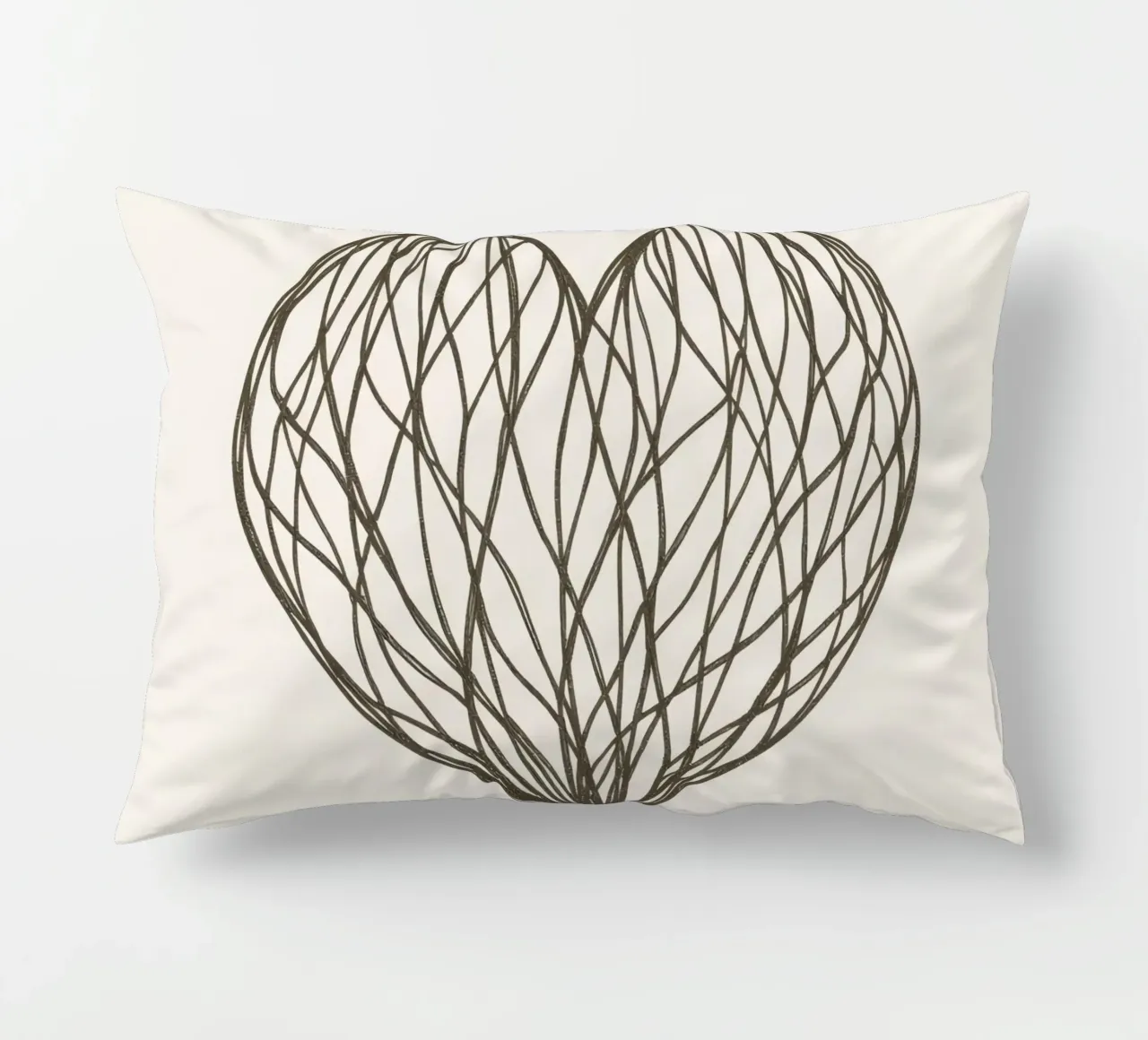 Detaillierte Herz-Illustration mit verschlungenen Linien Kissen von DesignDoodle