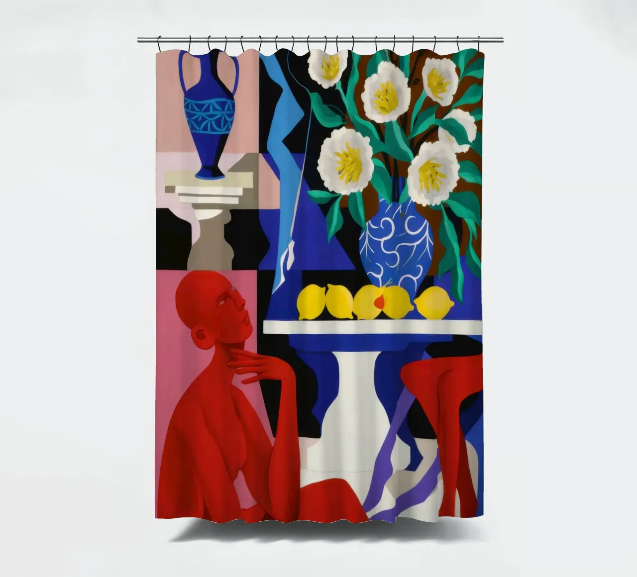 Rotes Zimmer, blaue Vase Duschvorhang von Flock Reverie