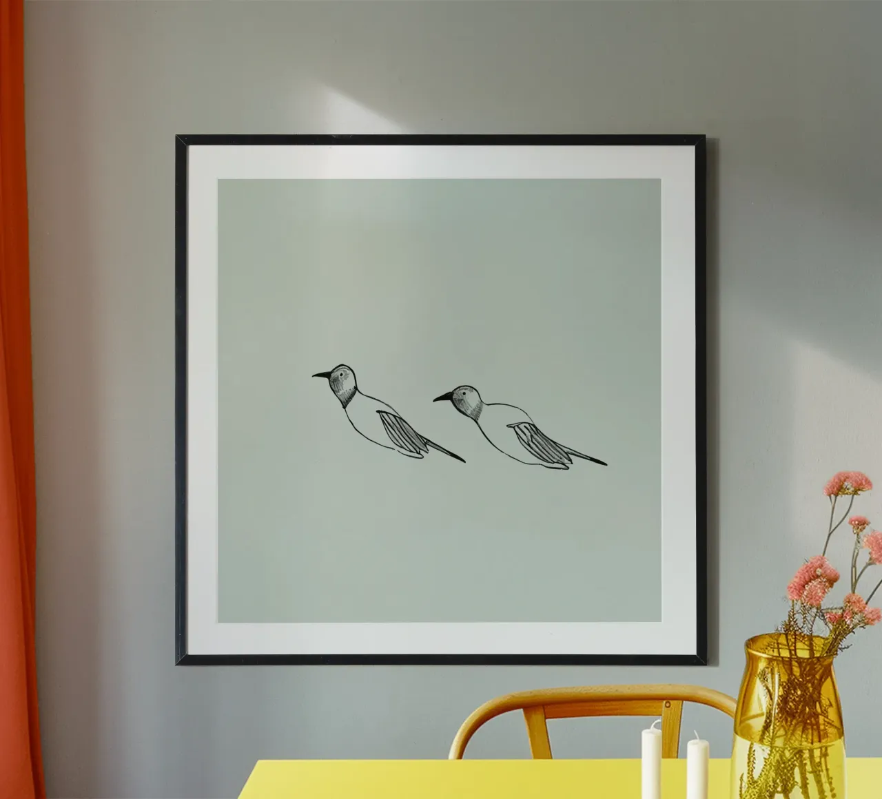 Illustrazioni disegnate a mano di due uccelli che volano sulla calce poster da DesignDoodle