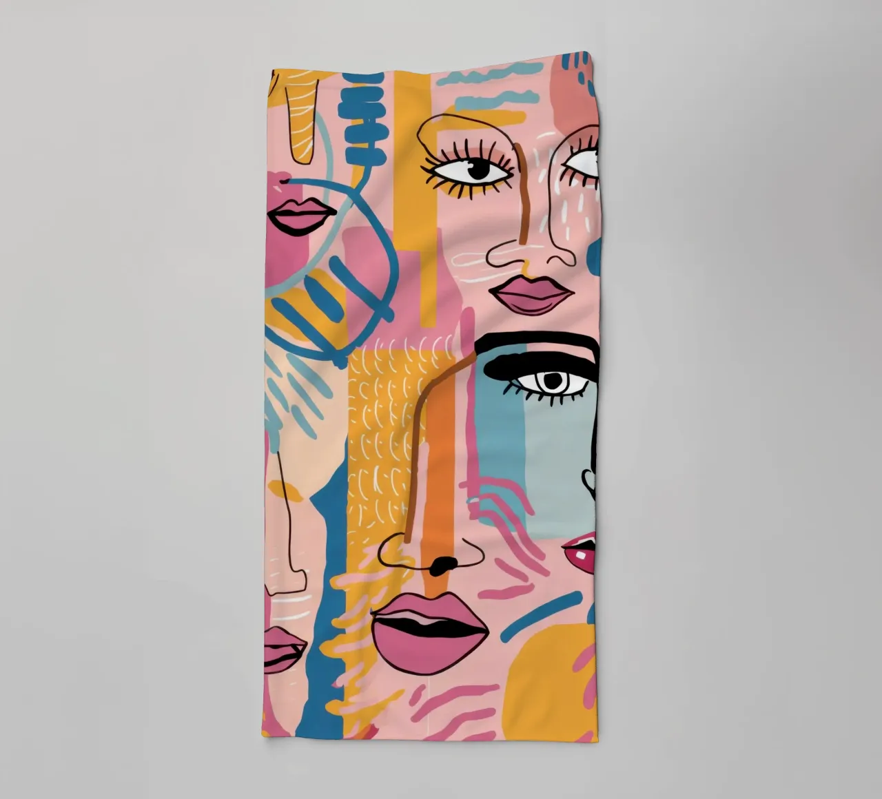 Gefragmenteerd gezicht Symfonie badhanddoek van Bring Haven