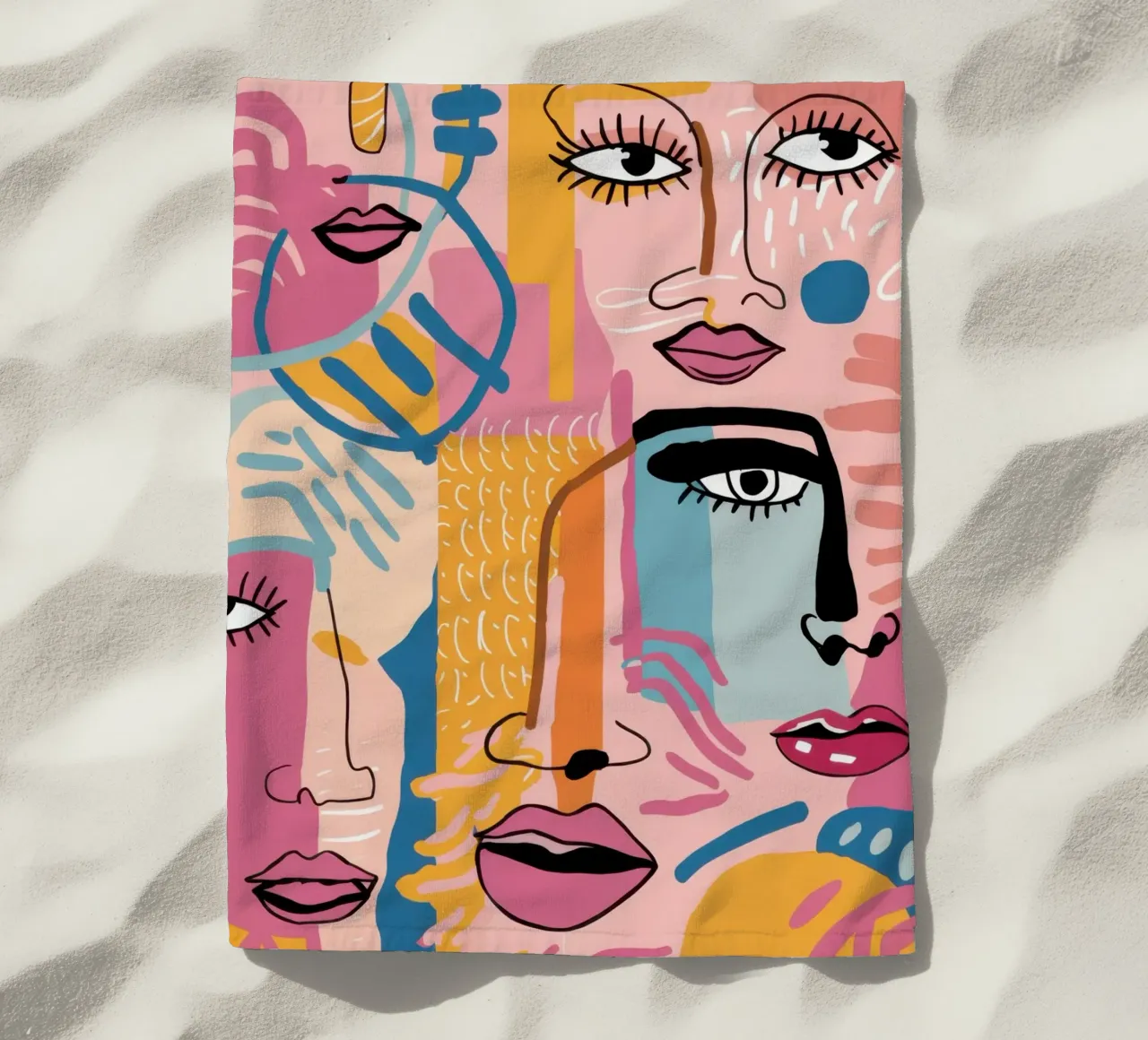 Gefragmenteerd gezicht Symfonie strandhanddoek van Bring Haven