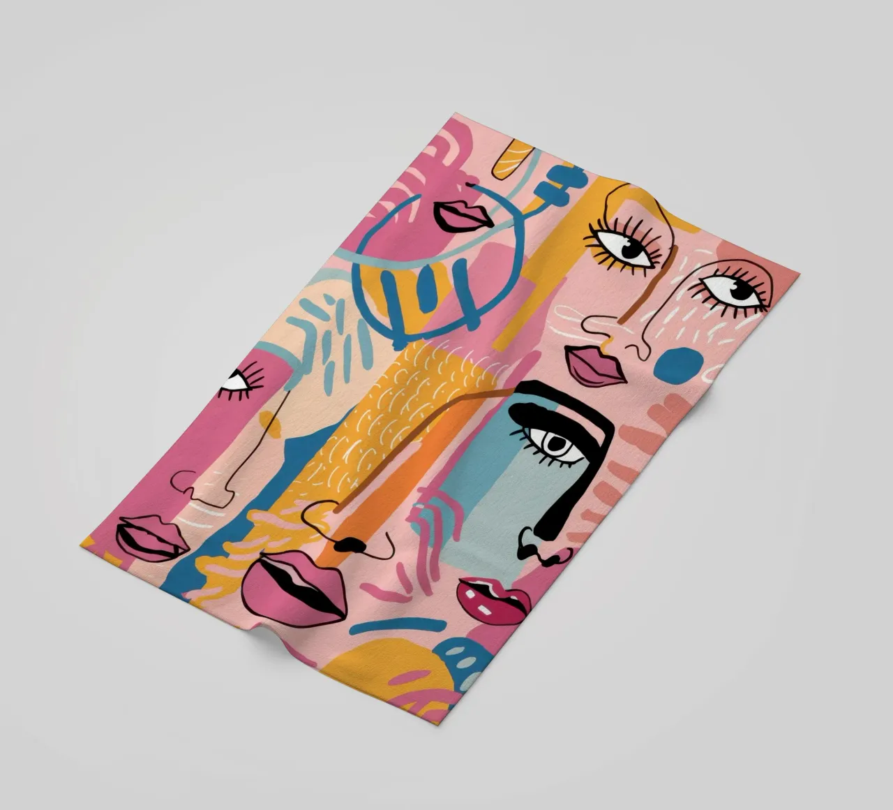 Gefragmenteerd gezicht Symfonie strandhanddoek van Bring Haven