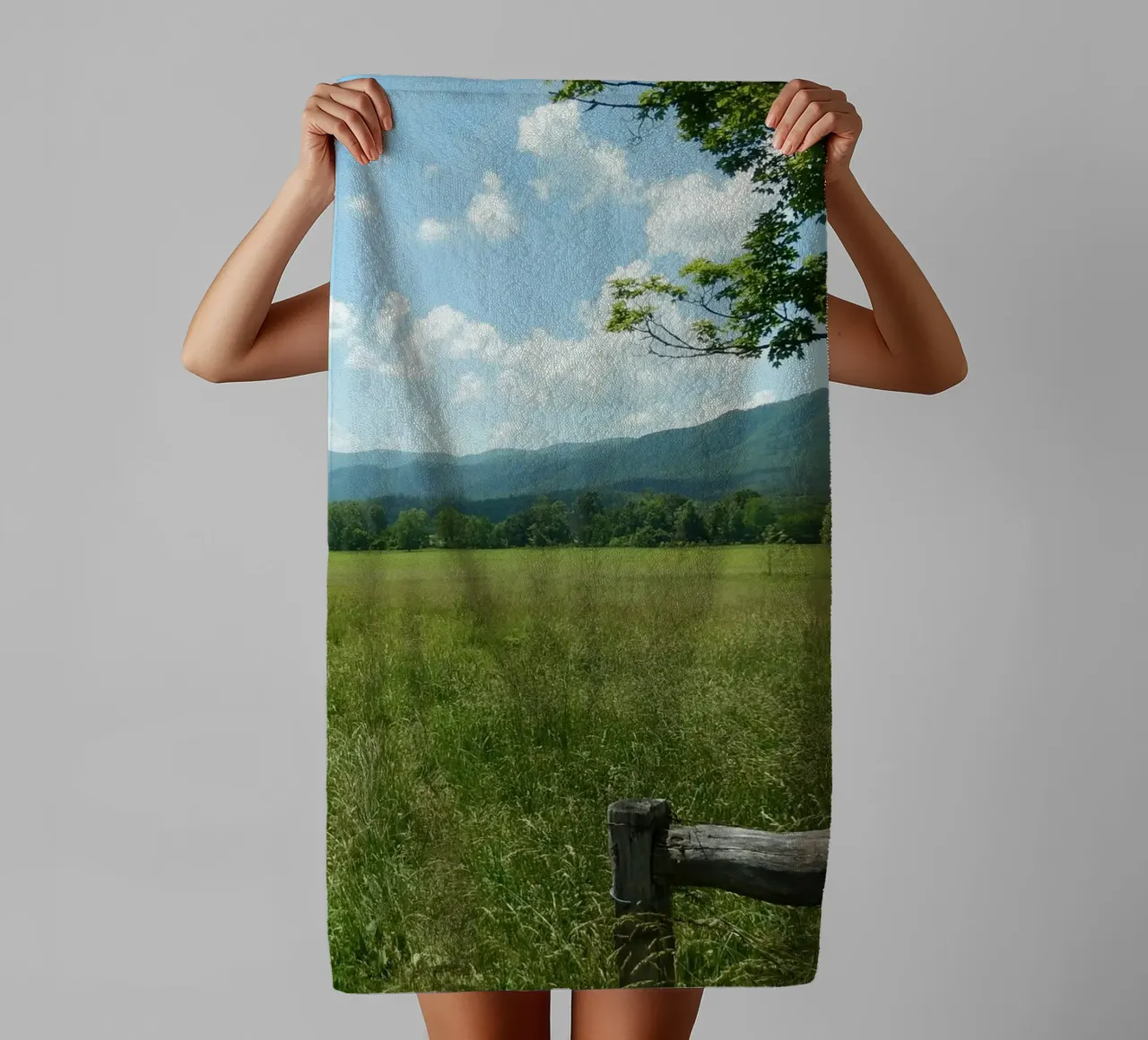 field mountains asciugamano da bagno da Horsire