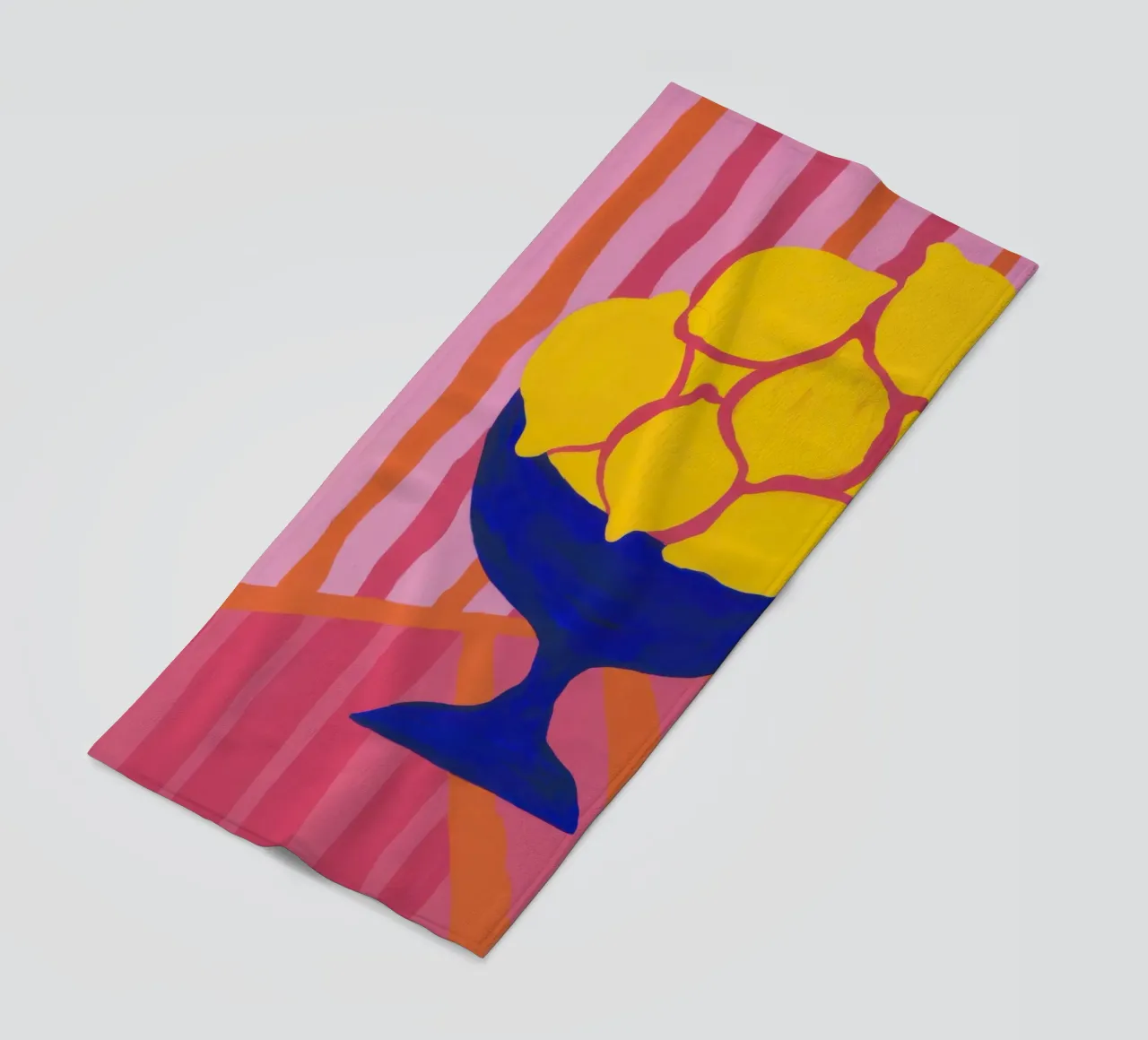 Lebendige Zitronenstille Strandtuch von Solar Paint