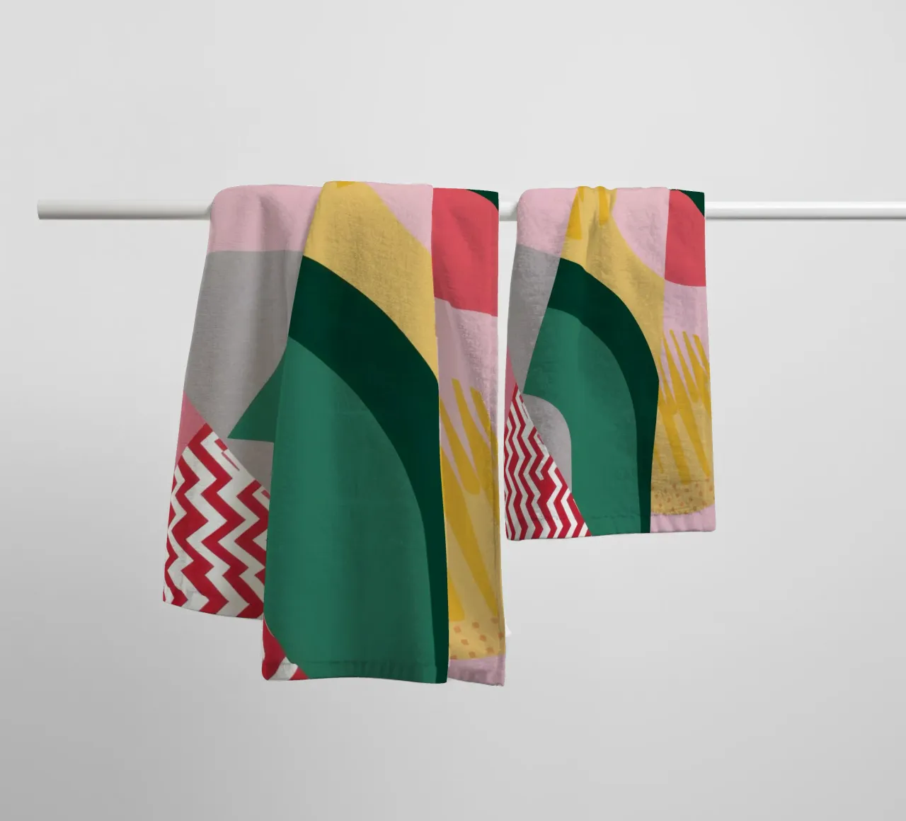 Decostruzione di figure a pastello asciugamano da bagno da Bring Haven