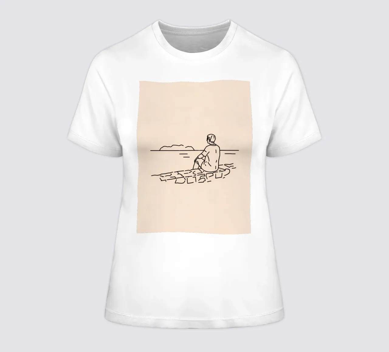Mann spiegelt sich am Wasser, während er am Ufer sitzt Frauen T-Shirt von DesignDoodle