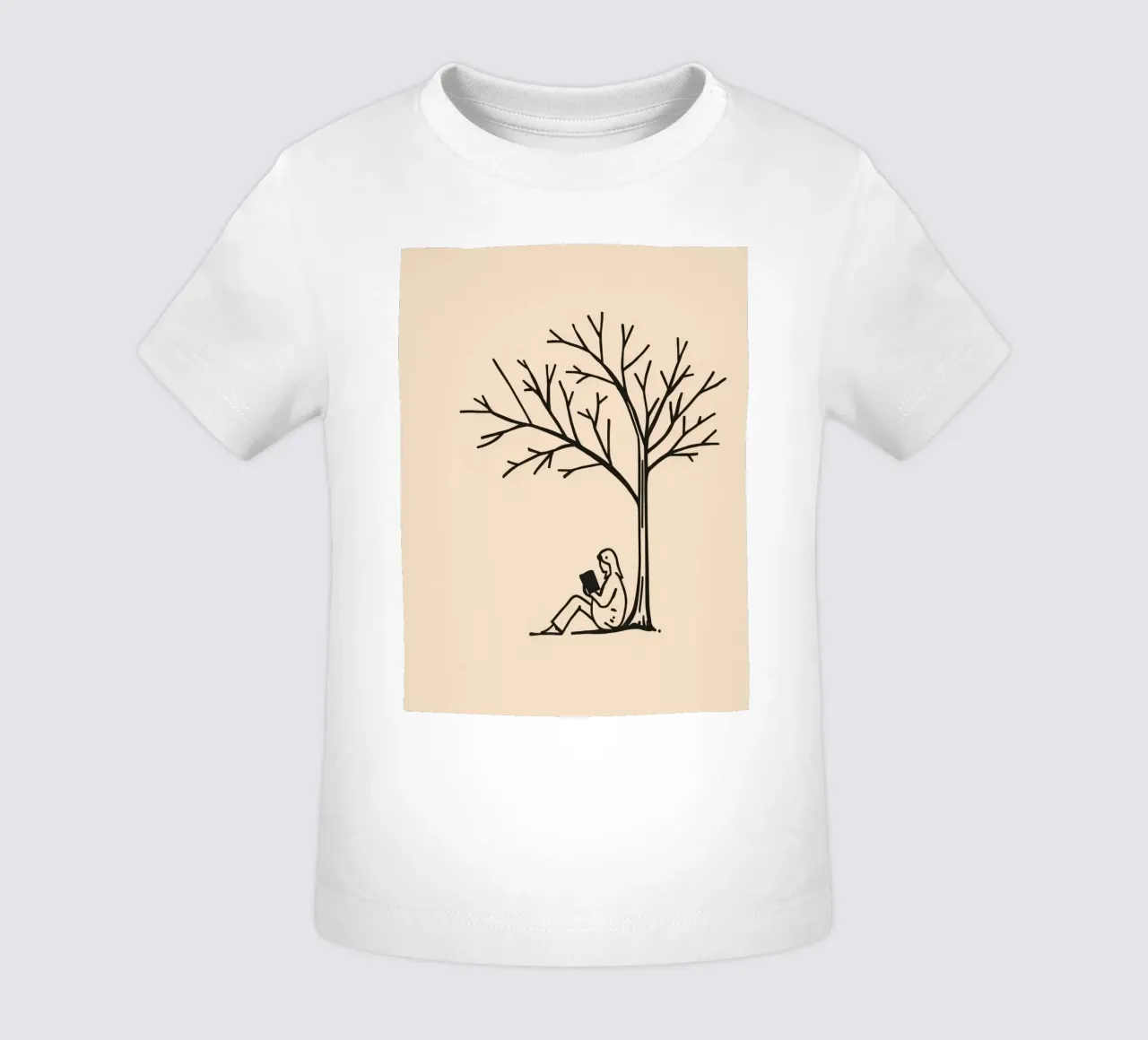 Persona che legge un libro sotto un albero spoglio in un pomeriggio caldo maglietta neonato da DesignDoodle