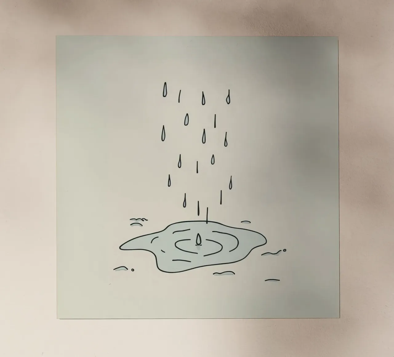 Gocce di acqua piovana che creano increspature in una piccola pozzanghera pellicola backlit da DesignDoodle