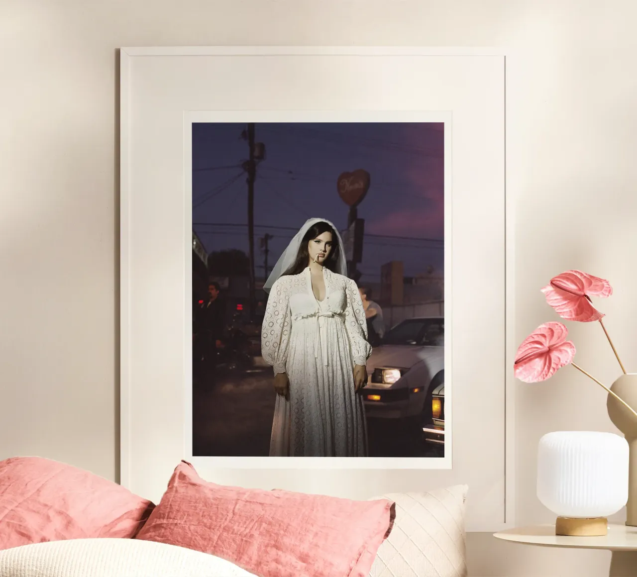 Abito bianco Ritratto di Lana Del Rey che fuma poster da licongeilish