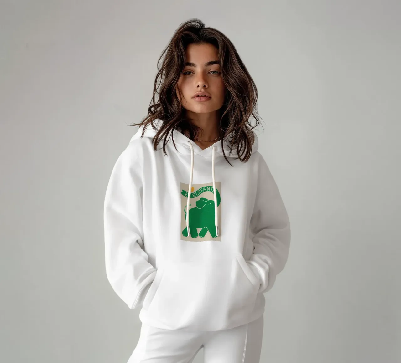 L'elefante felpa con cappuccio da animals_studio