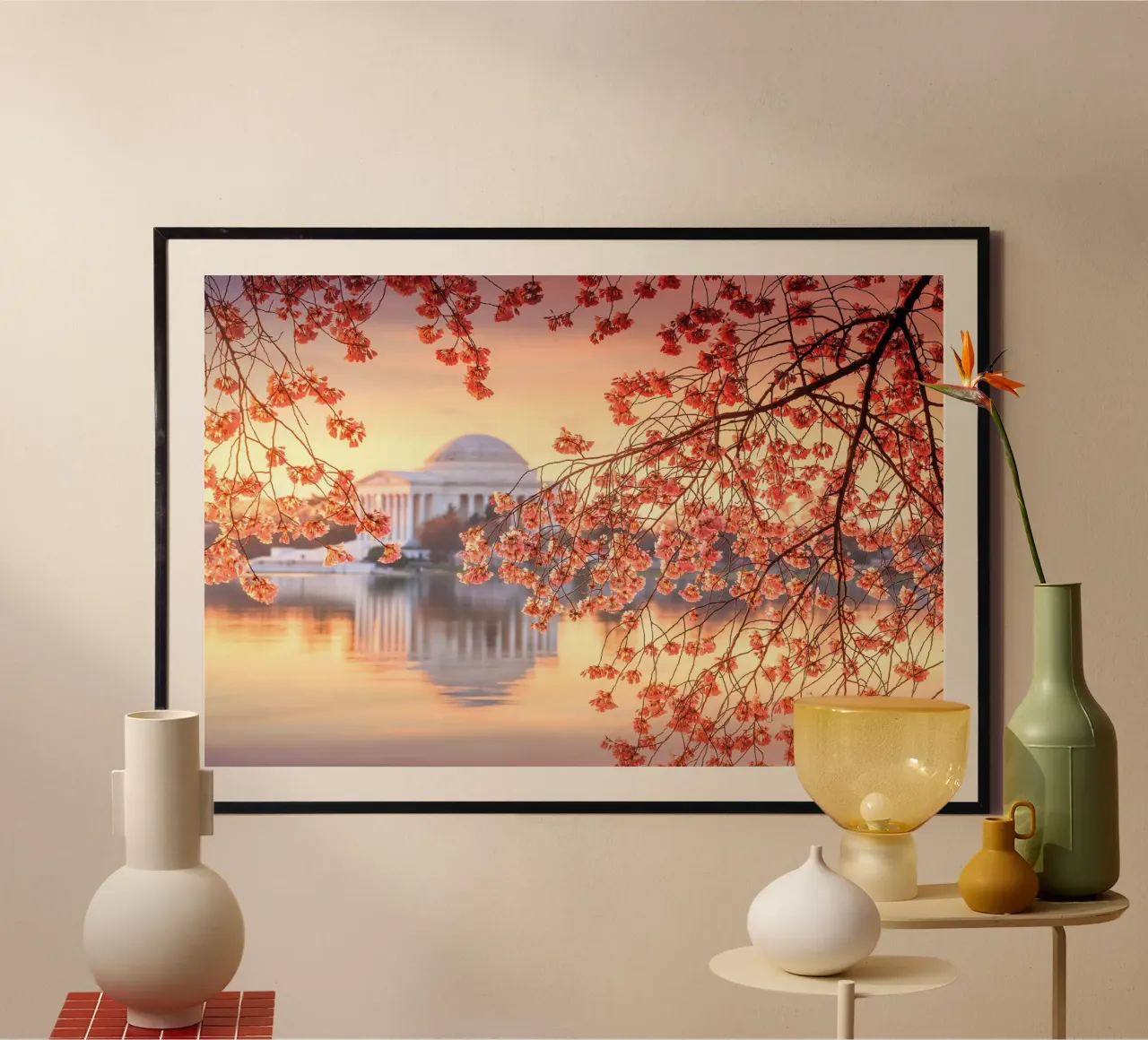 Fiori di ciliegio al Jefferson Memorial, Washington D.C. poster con telaio in alluminio da Wanderlust Vibes