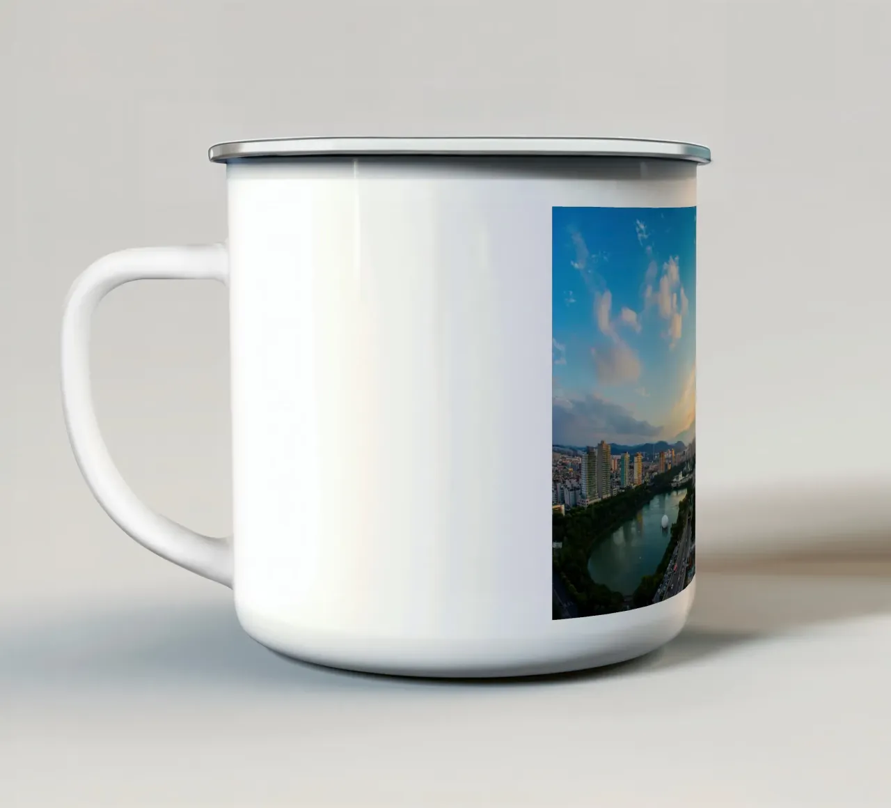 Torre Lotte World al tramonto, Seul, Corea del Sud tazza in smalto da Wanderlust Vibes