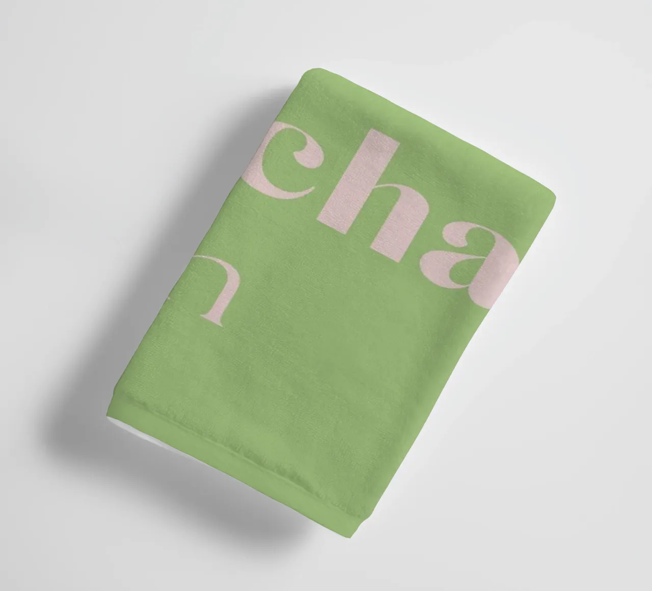 Mantenere la calma e continuare con il matcha asciugamano da bagno da Quirk & Quote