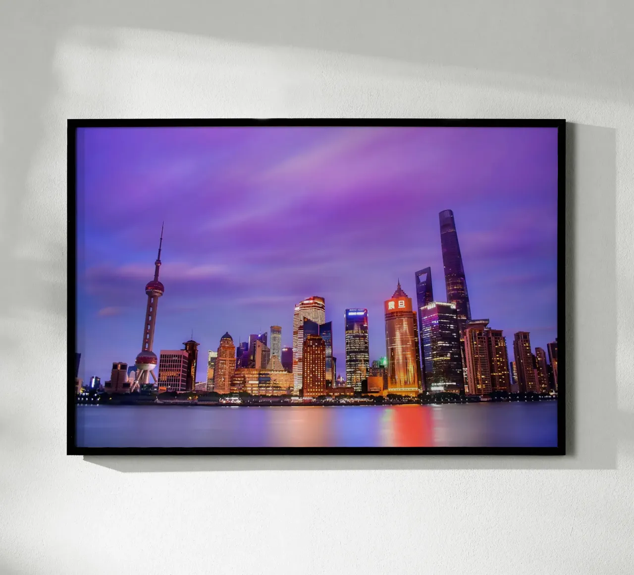 Pudong Skyline in der Abenddämmerung, Shanghai, China Hahnemühle von Wanderlust Vibes