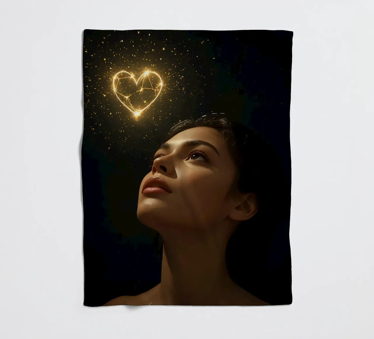 Frau, die nach oben blickt, während sie von funkelnden Lichtern umgeben ist Fleecedecke von DesignDoodle