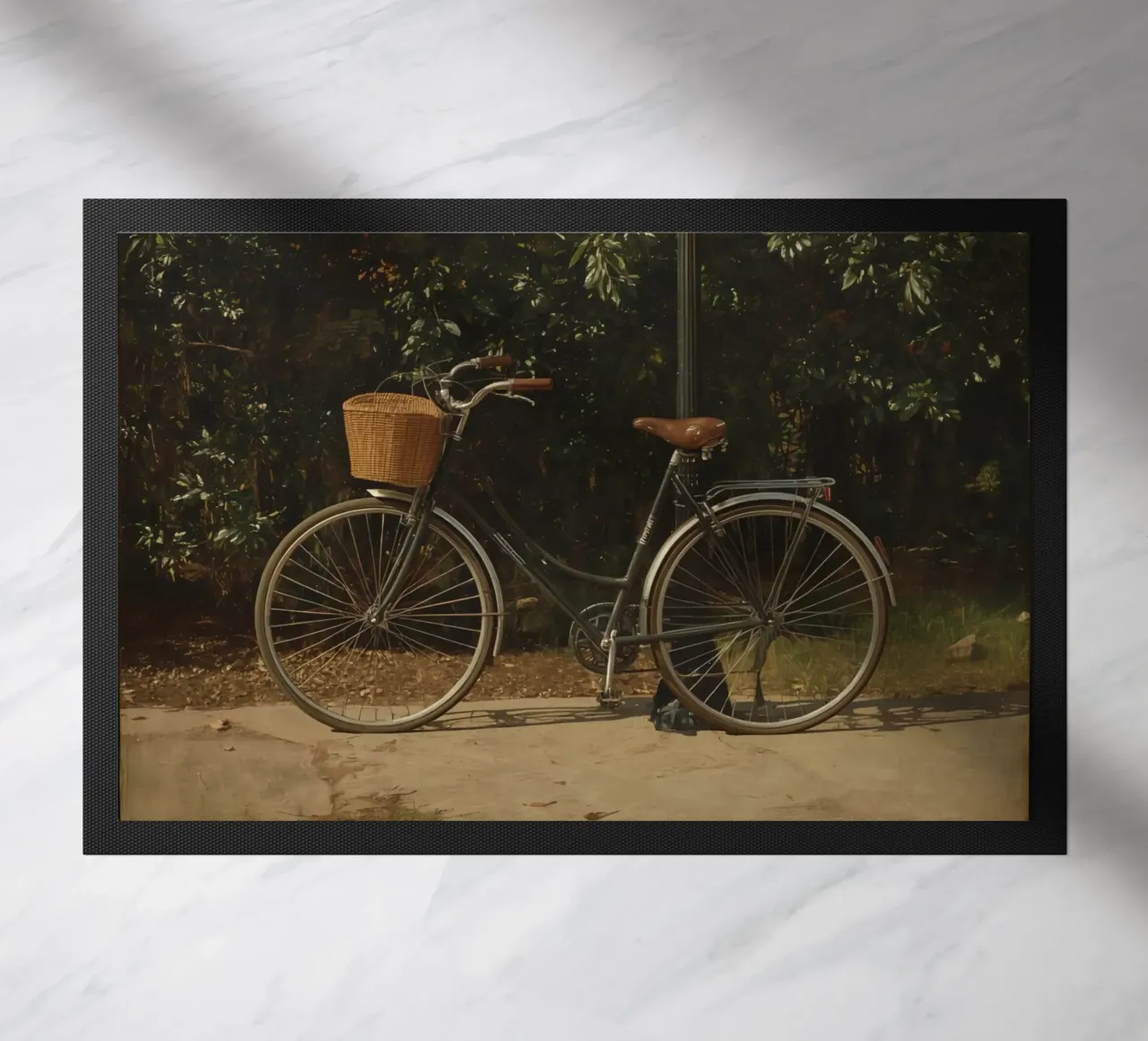 Bicicletta d'epoca parcheggiata accanto a un lampione in un lussureggiante spazio all'aperto zerbino da DesignDoodle