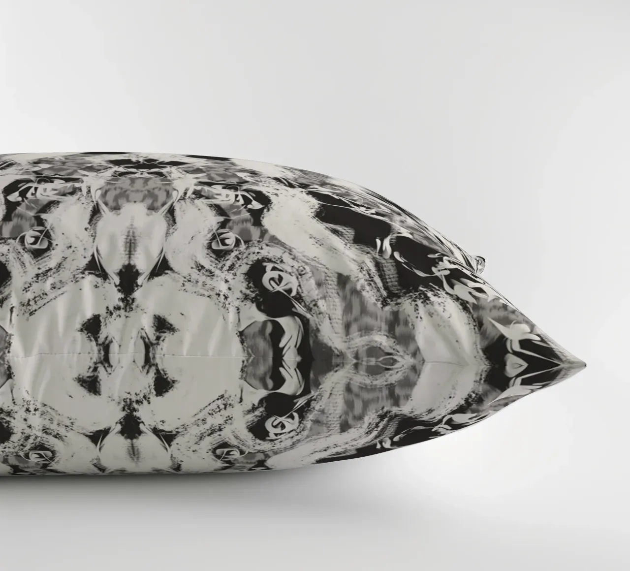 Rorschach 06 in bianco e nero cuscino da Little Dean