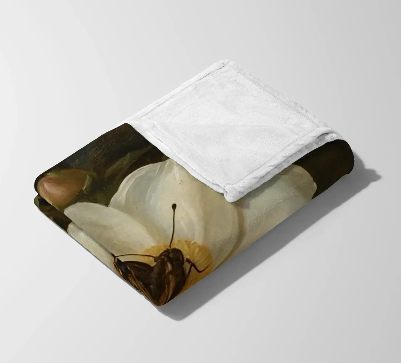 Dipinto a olio di farfalla che si posa su un fiore bianco coperta in pile da DesignDoodle