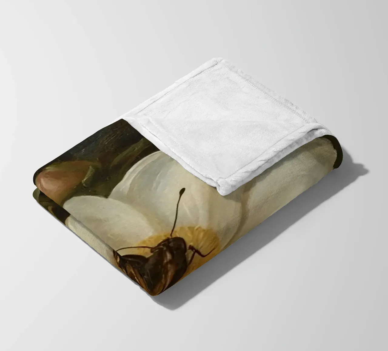 Dipinto a olio di farfalla che si posa su un fiore bianco coperta in pile da DesignDoodle
