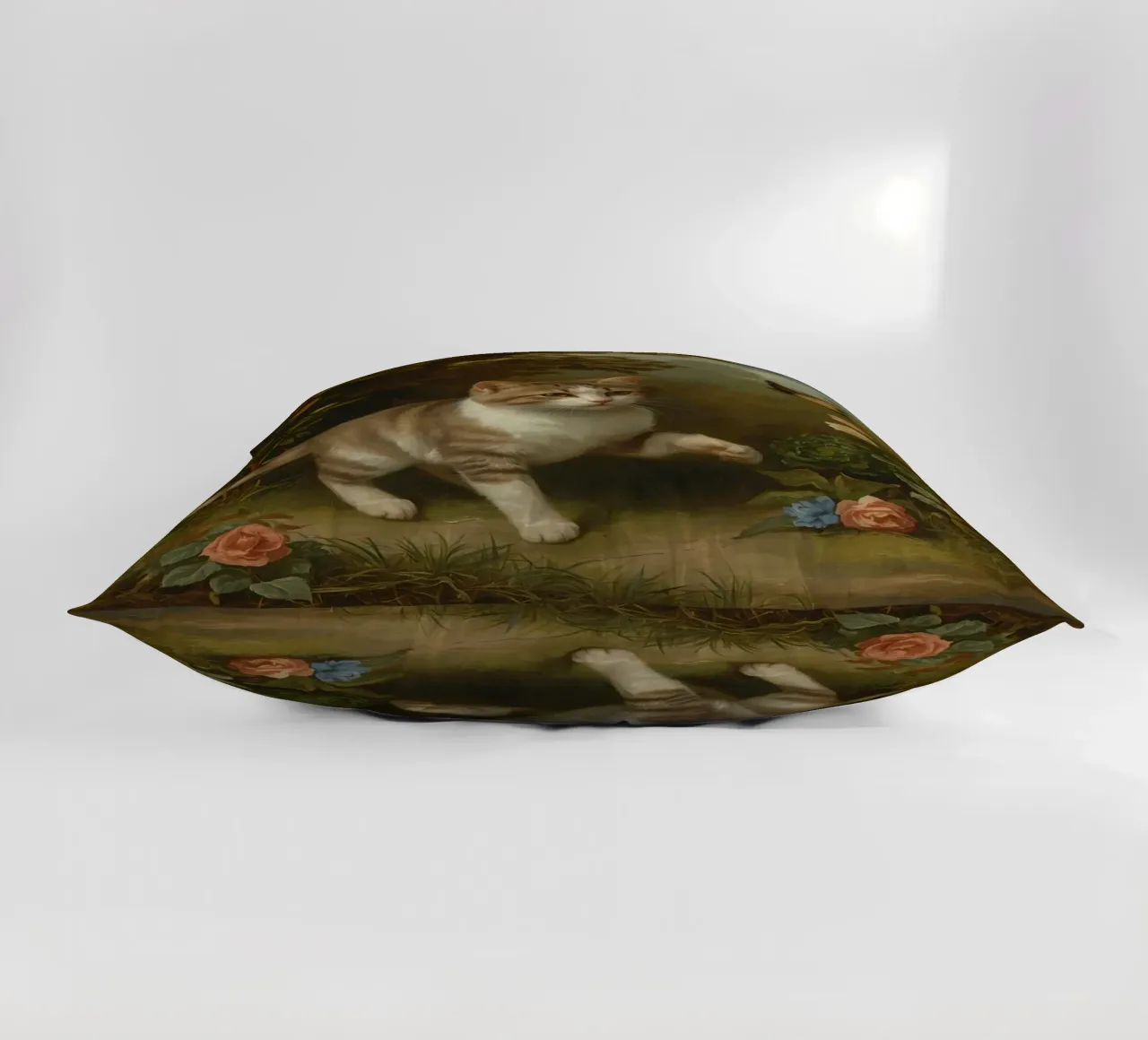 Gatto che passeggia in giardino mentre gioca con una farfalla cuscino da DesignDoodle