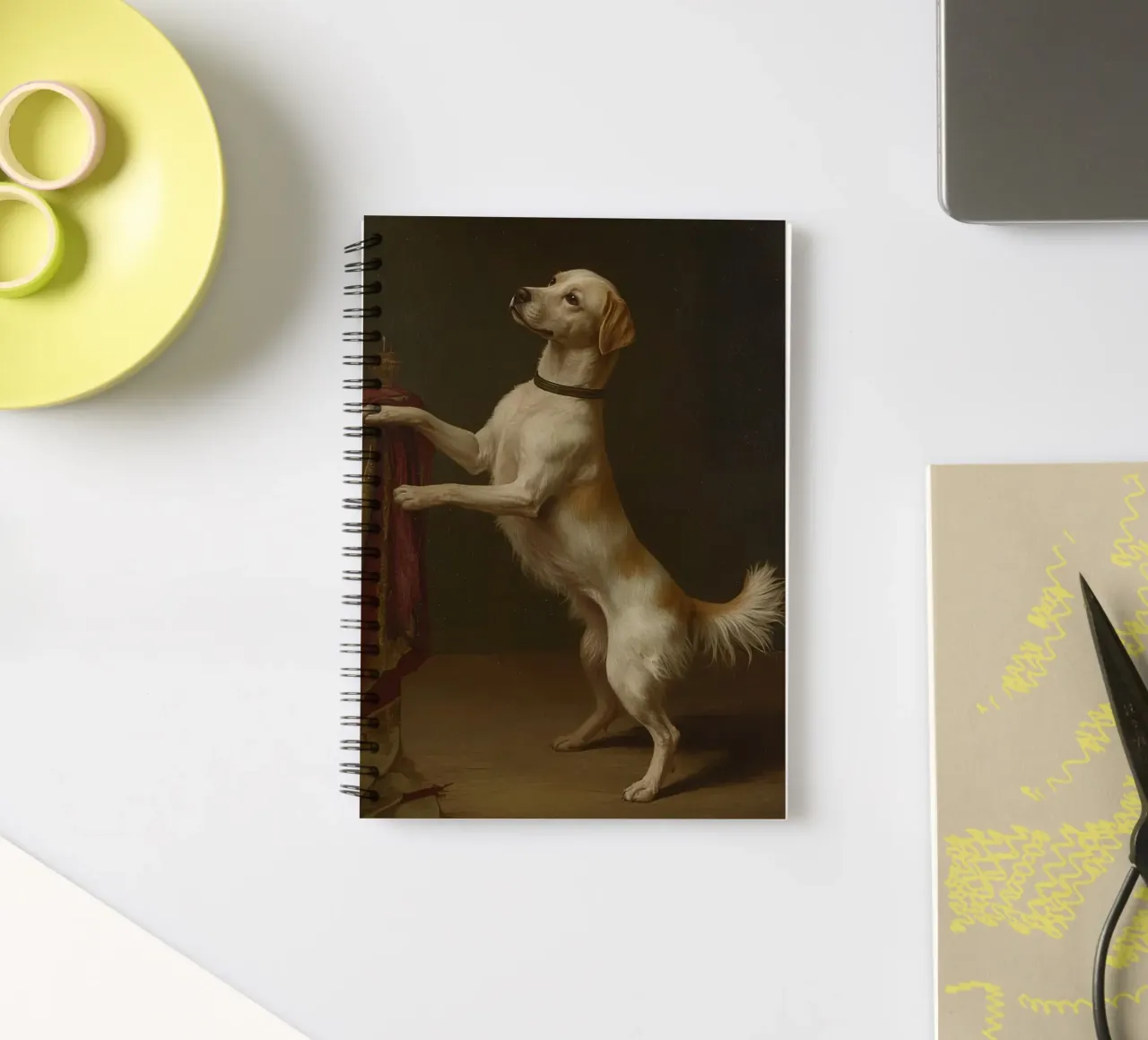 Cane in piedi con le zampe su un tavolo in un ambiente classico diario ad anelli da DesignDoodle