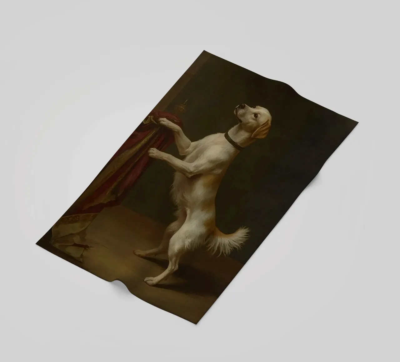 Cane in piedi con le zampe su un tavolo in un ambiente classico telo mare da DesignDoodle