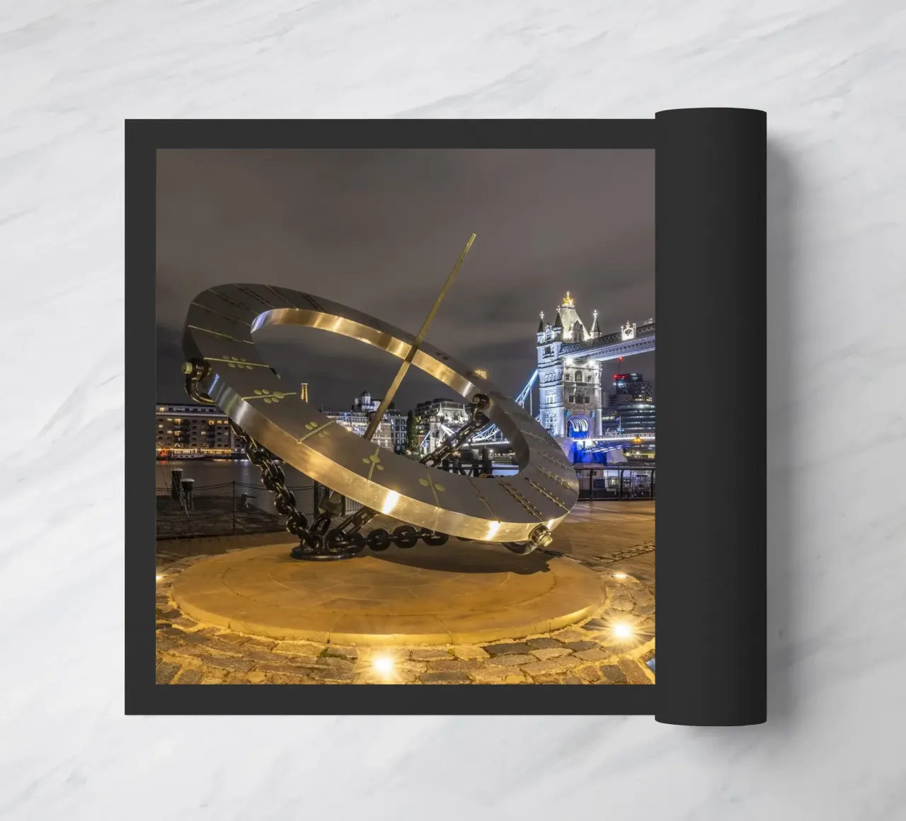 LONDRA Il Tower Bridge in un'esplosione di luci zerbino da Melanie Viola