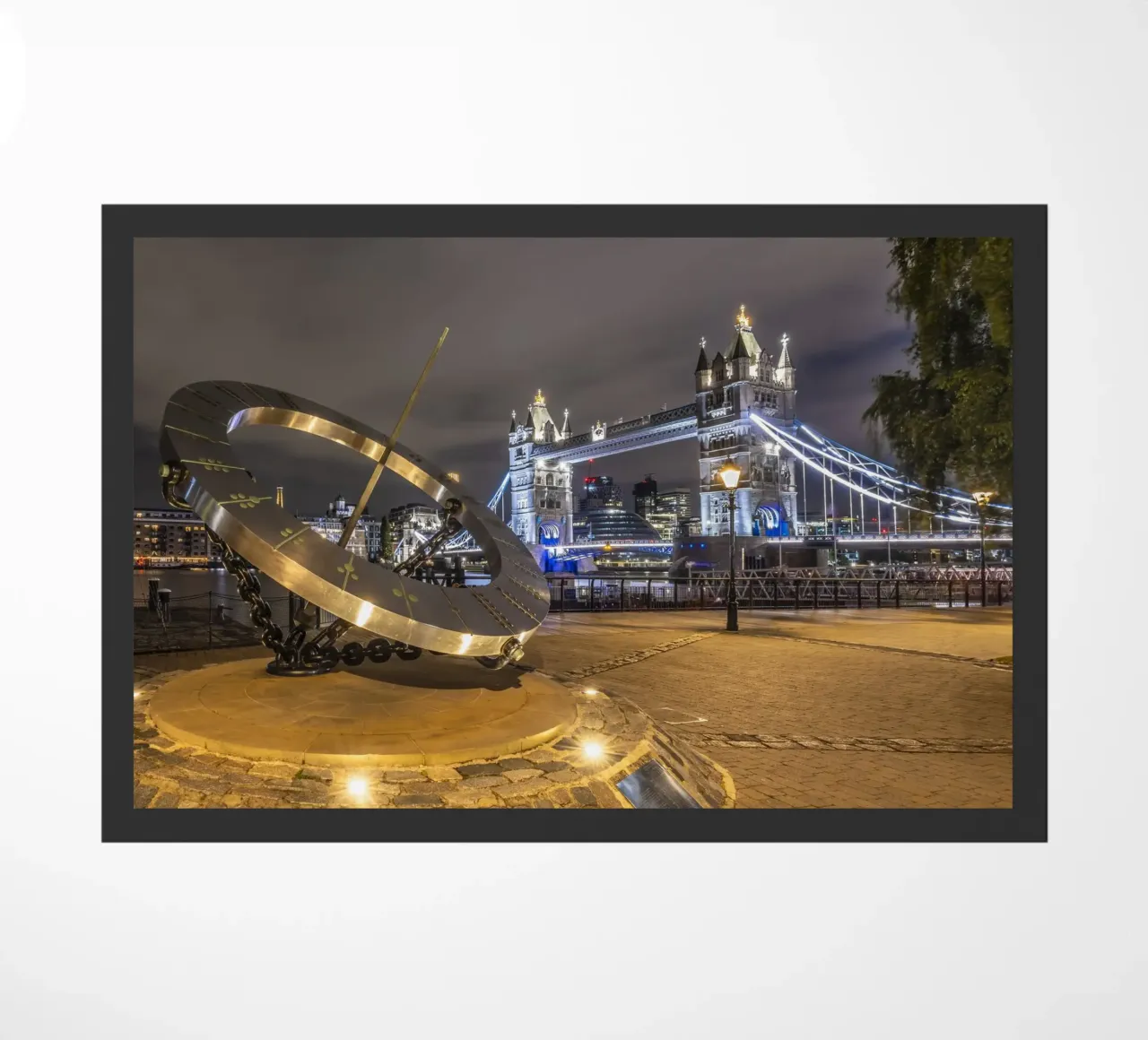 LONDRA Il Tower Bridge in un'esplosione di luci zerbino da Melanie Viola