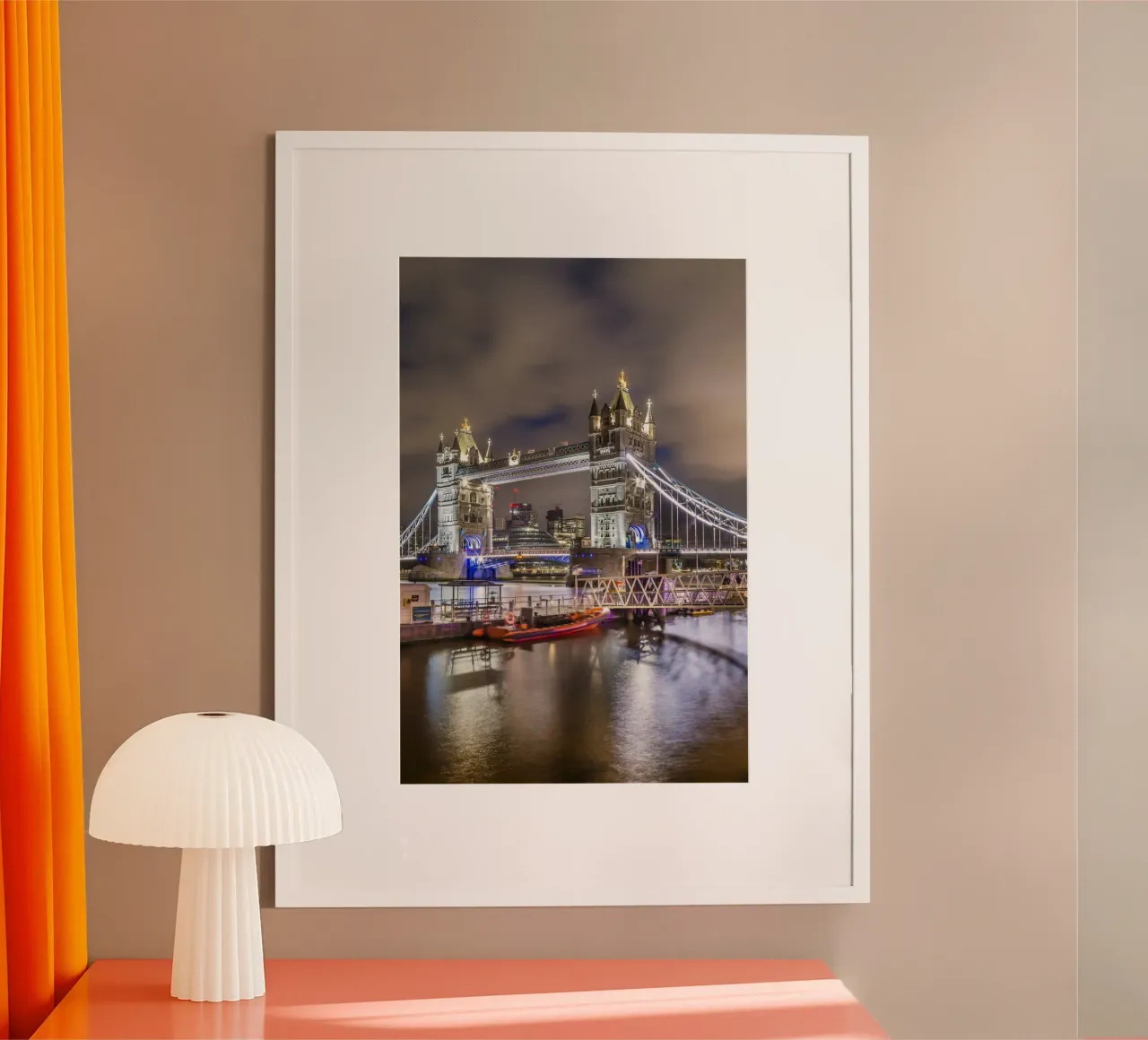 LONDRES Tower Bridge dans la lumière du soir poster de Melanie Viola