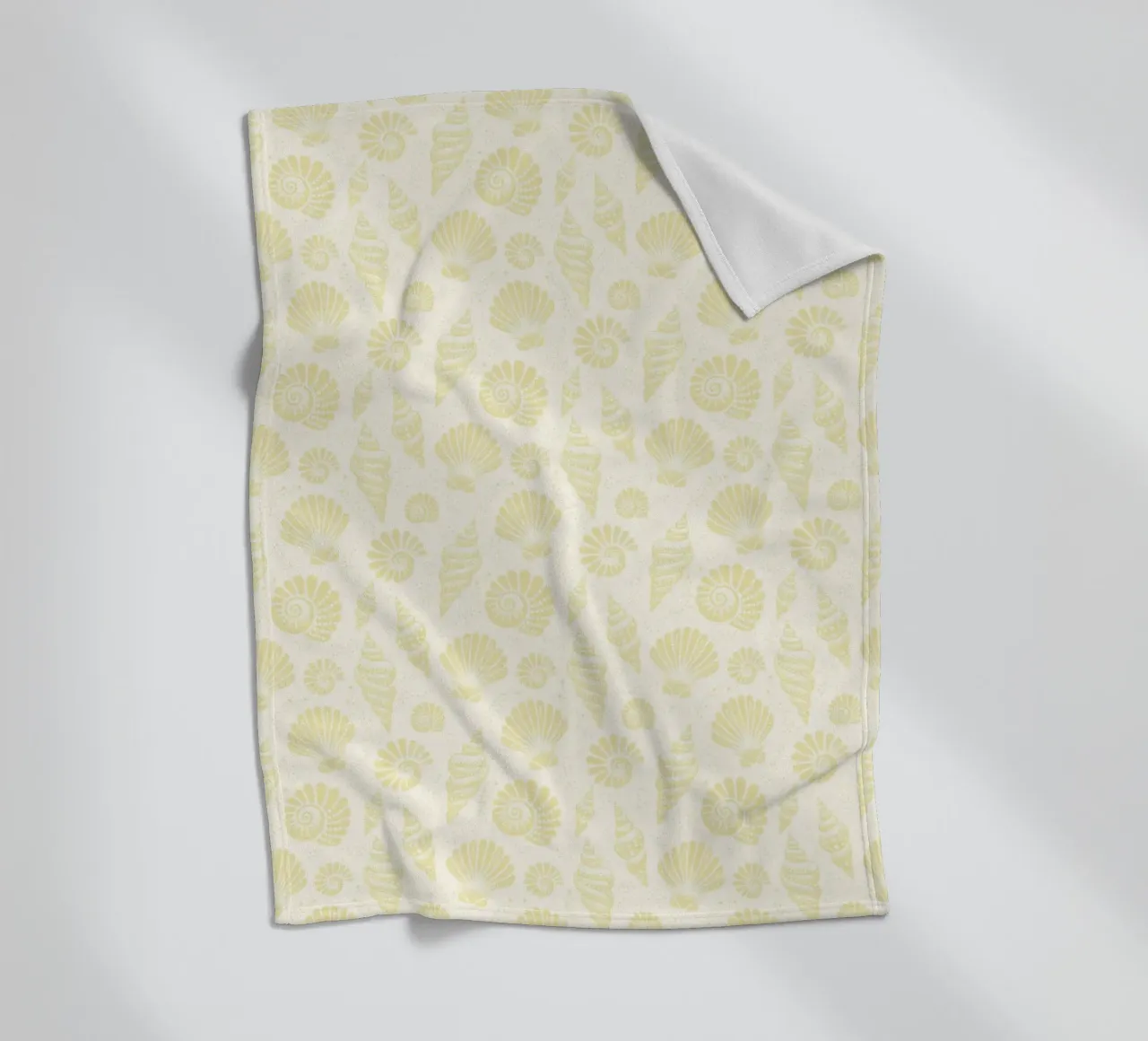 Conchiglie giallo burro coperta in pile da SilverPegasus
