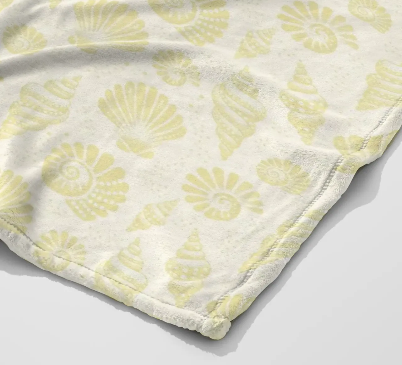 Conchiglie giallo burro coperta in pile da SilverPegasus