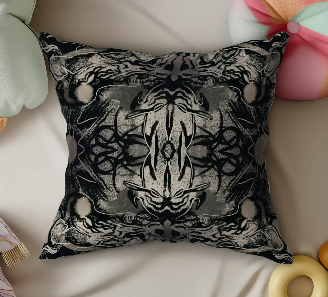 Rorschach 07 in bianco e nero cuscino da Little Dean