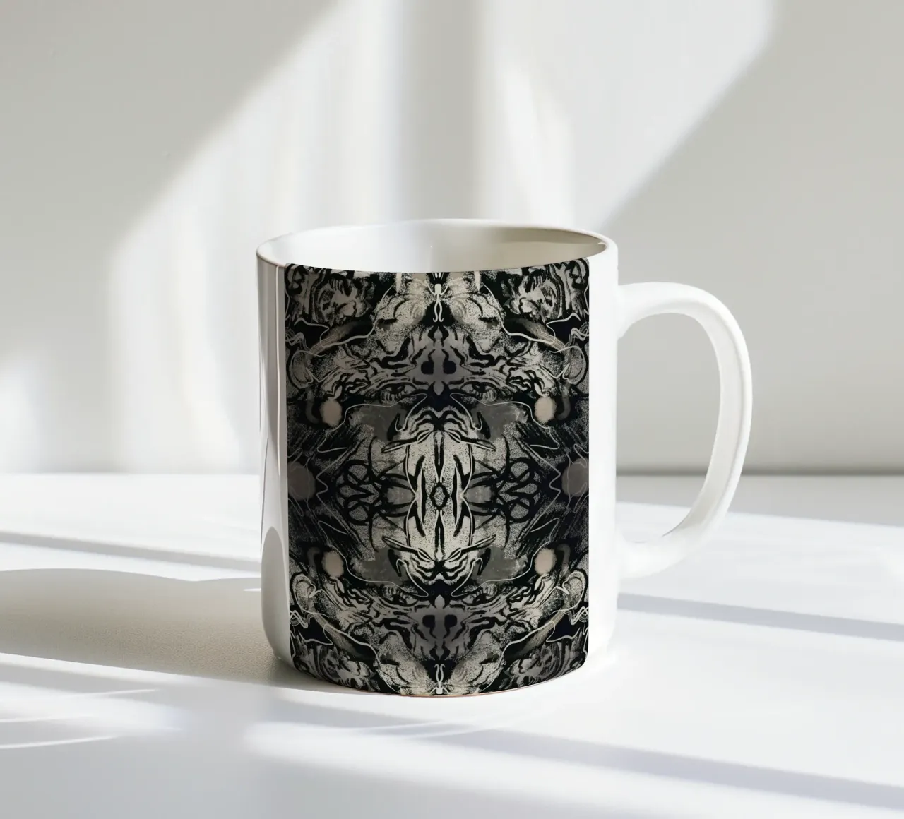 Rorschach 07 in bianco e nero tazza in ceramica da Little Dean
