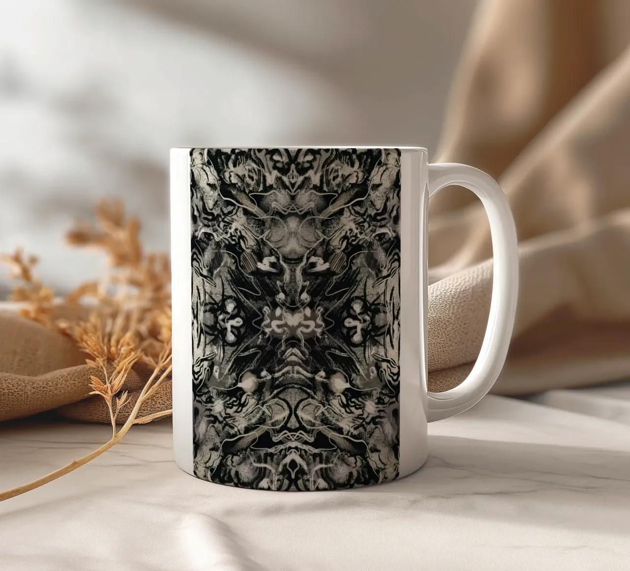 Rorschach 08 in bianco e nero tazza in ceramica da Little Dean