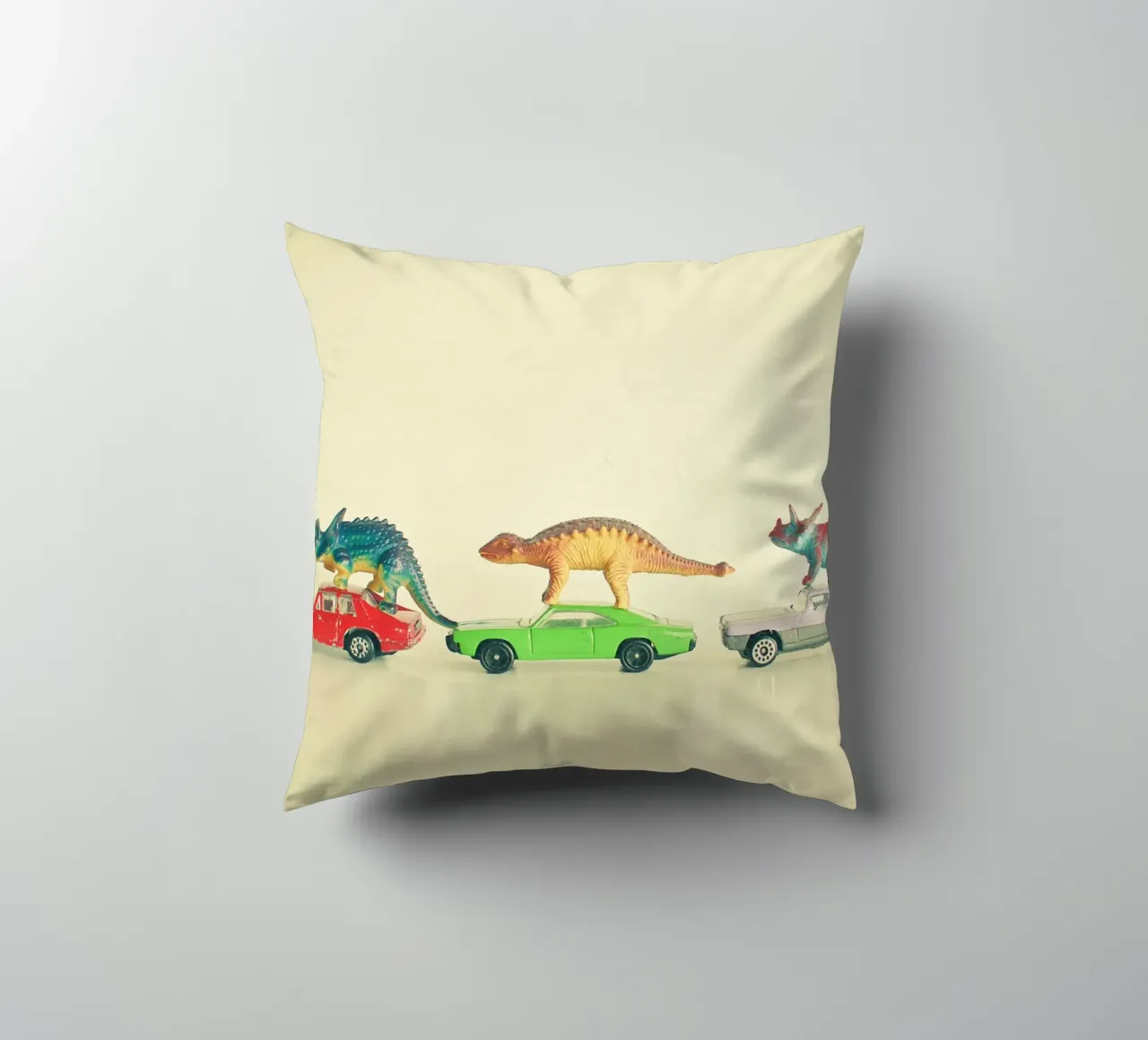 I dinosauri cavalcano le auto cuscino da Cassia Beck Photography