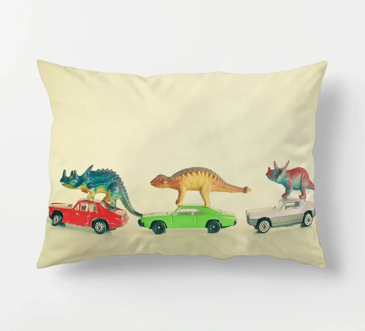 I dinosauri cavalcano le auto cuscino da Cassia Beck Photography