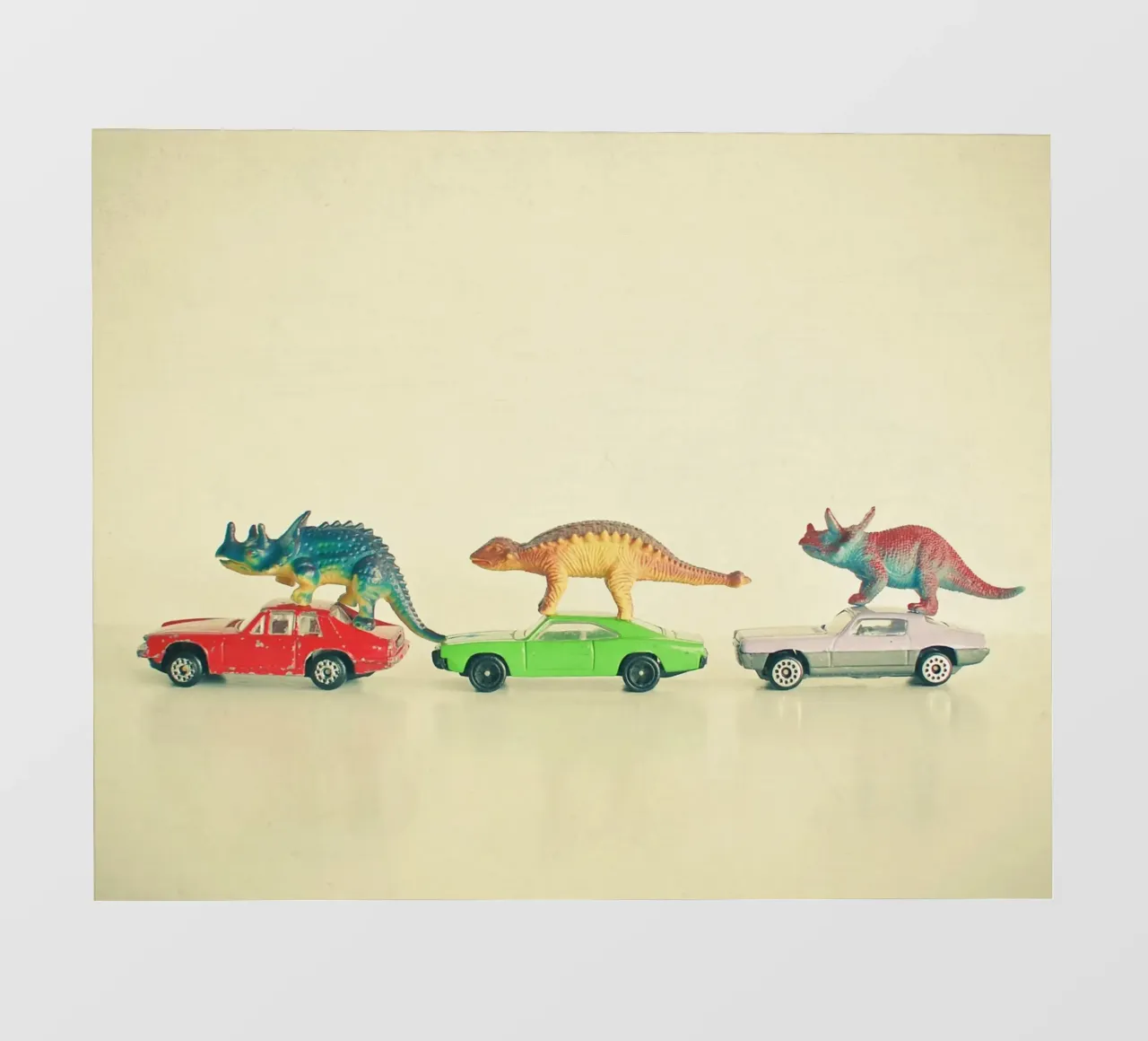 I dinosauri cavalcano le auto telo in pvc da Cassia Beck Photography