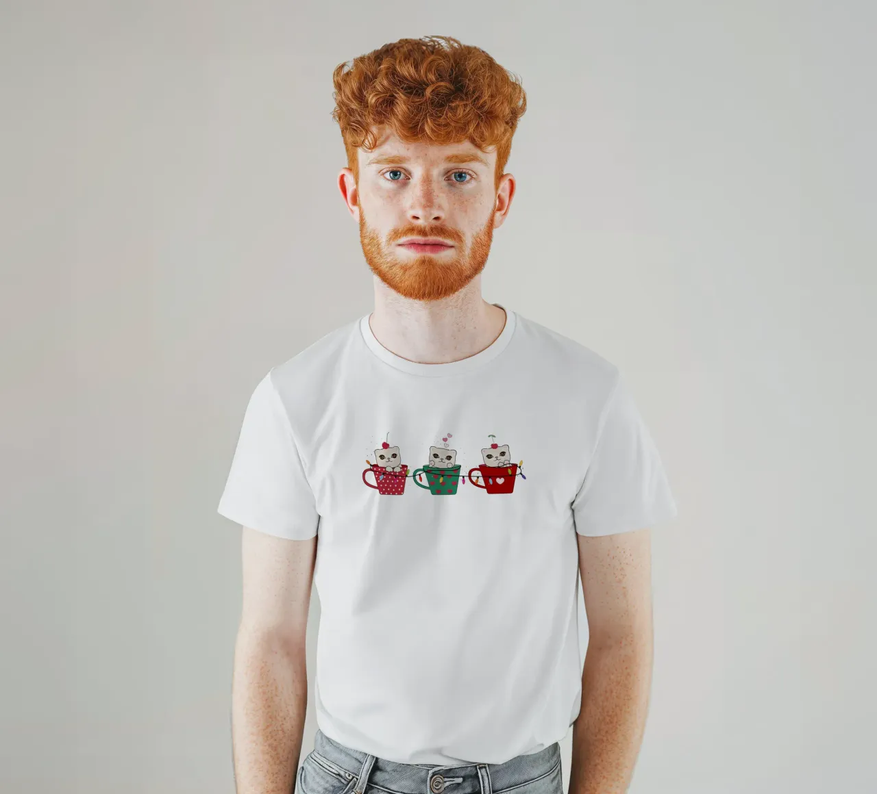 Gattini carini con tazze di caffè t-shirt da gulsengunel
